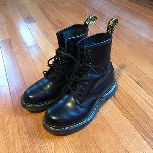 Dr. Martens 1460 8 eye boots